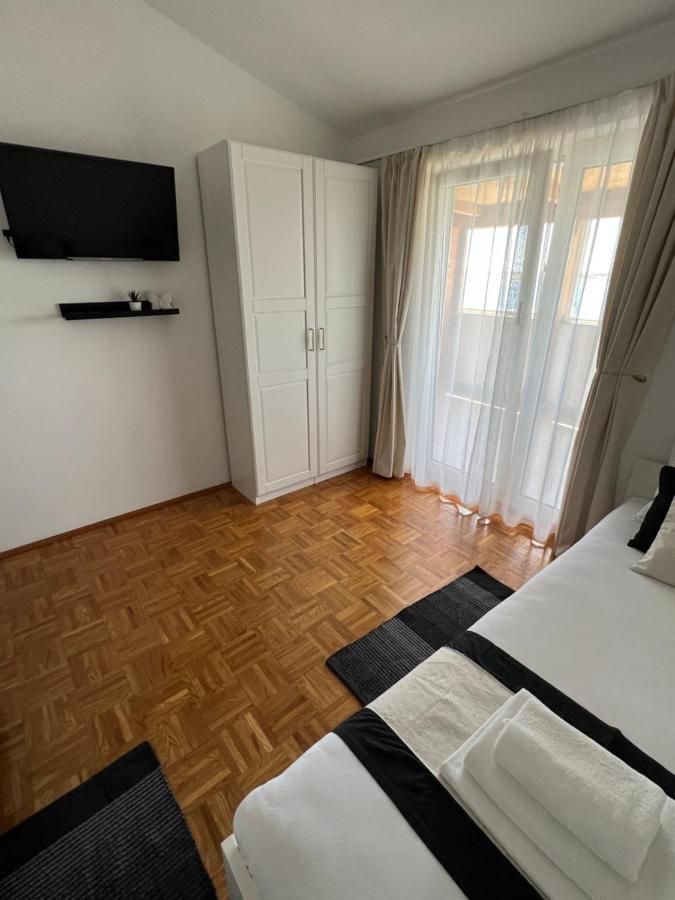 Apartments Loncar-Near Zrce Beach Новаля Екстер'єр фото